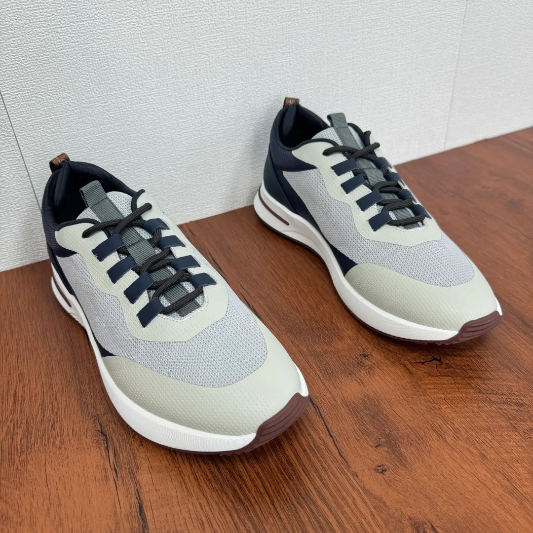 Batch 760 Loro Piana mesh cowhide stitching casual sports men's shoes LP jogging shoes OEM original soles feel free to enter the counter! This casual shoe is knitted from Wind fiber, giving it a unique three-dimensional effect. The unique silhouette narrows slightly at the midsection and is embellished with nappa leather details. The lightweight rubber sole and studs on the edge enhance traction and stability, and functional details full of modern aesthetics add a sporty style to the shoe. The upper uses a hot-melt edge-sealing process. The lightweight technical material of the Kummel-colored rubber outsole is inlaid with cushioning pads on the inside of the sole to distribute the weight more evenly and reduce the load during walking. The leather eyelets are directly set on the upper fixed to the sole to ensure stability. The rear is equipped with cushioning pads to improve wearing comfort. The full package of the counter comes with a shoelace insole. Multiple colors available! Fabric: 100% nylon Decoration: 100% cow leather Accessories: 100% polyurethane Size: 39-40-41-42-43-44 Standard leather shoe size (38/45 can be customized and returns and exchanges are not supported) Item number: FAM1718 white blue